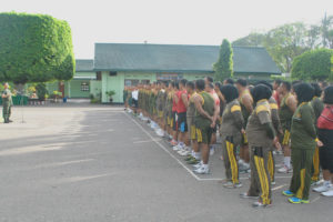 Anggota Makorem 081DSJ Dan Satdisjan Wilayah Madiun Terima  Jam Komandan (3)