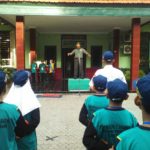 Wadanramil Krembangan Bekali Materi Wasbang Pada Murid Baru SMPN 2 Surabaya  1