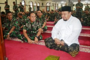 10 ISLAM MENGAJARKAN MENGHORMATI KEPADA SESAMA (2)