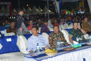 Danrem 081DSJ Hadiri Sosialisasi Keaslian Uang Rupiah   Dan Pagelaran Wayang Kulit Di Alon-Alon Kota Madiun (1)