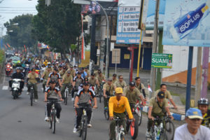 Gowes Bareng TNI, Polri dan Komponen Masyarakat (2)