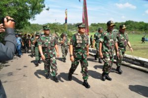 27-kasarmatim-hadiri-penutupan-lomba-menembak-4