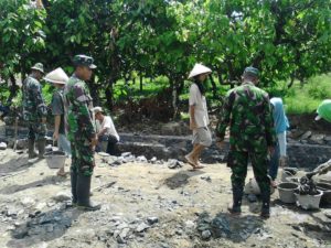 KASDIM 0703CILACAP SEMPATKAN PENGECEKAN MATERIAL DAN KESIAPAN TMMD KE 97 3