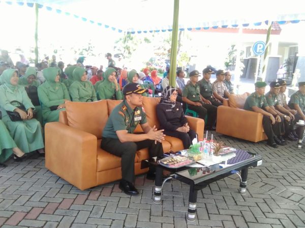 13-kodim-0830-su-gelar-bhakti-sosial-tni-manunggal-kb-kes-3