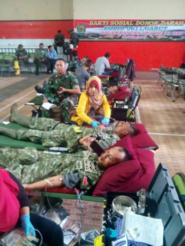 24-prajurit-kostrad-gelar-bakti-sosial-1