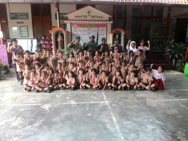 49-411-kostrad-menginspirasi-siswa-sd-marsudirini-78-1