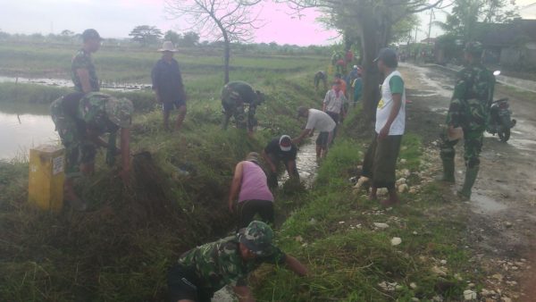 gotong-royong-membangun-desa-3