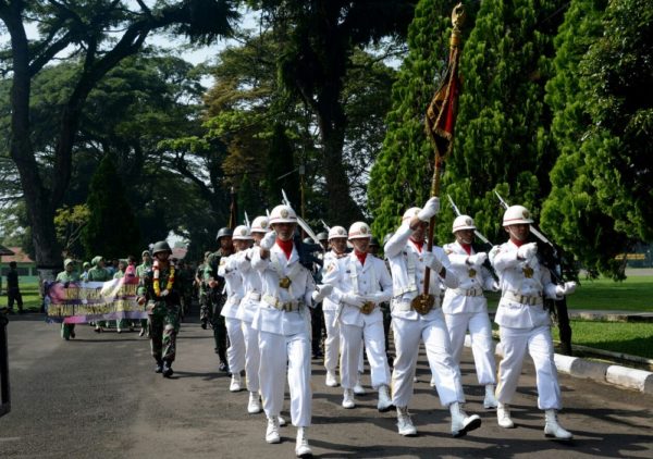 54-pelepasan-kontingen-peleton-tangkas-perwakilan-divif-1-kostrad-4