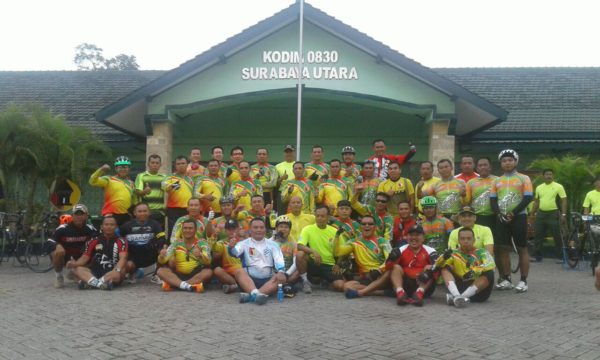 3-jumat-gowes-pangdam-v-brawijaya-telusuri-surabaya-2