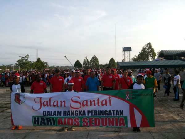 5-satgas-yonif-413-peringati-hari-aids-4